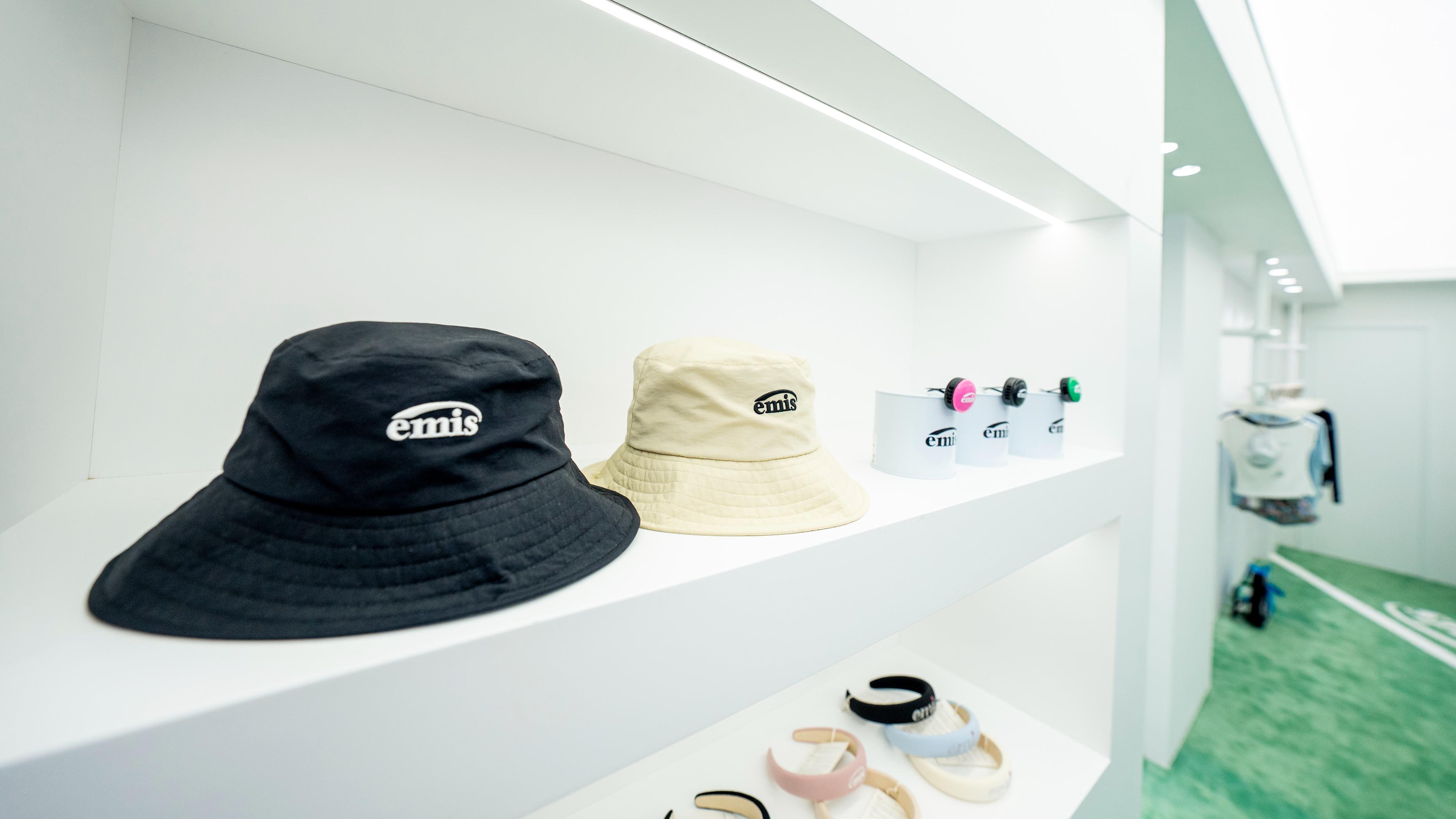 emis新店有多款全新春夏款式。