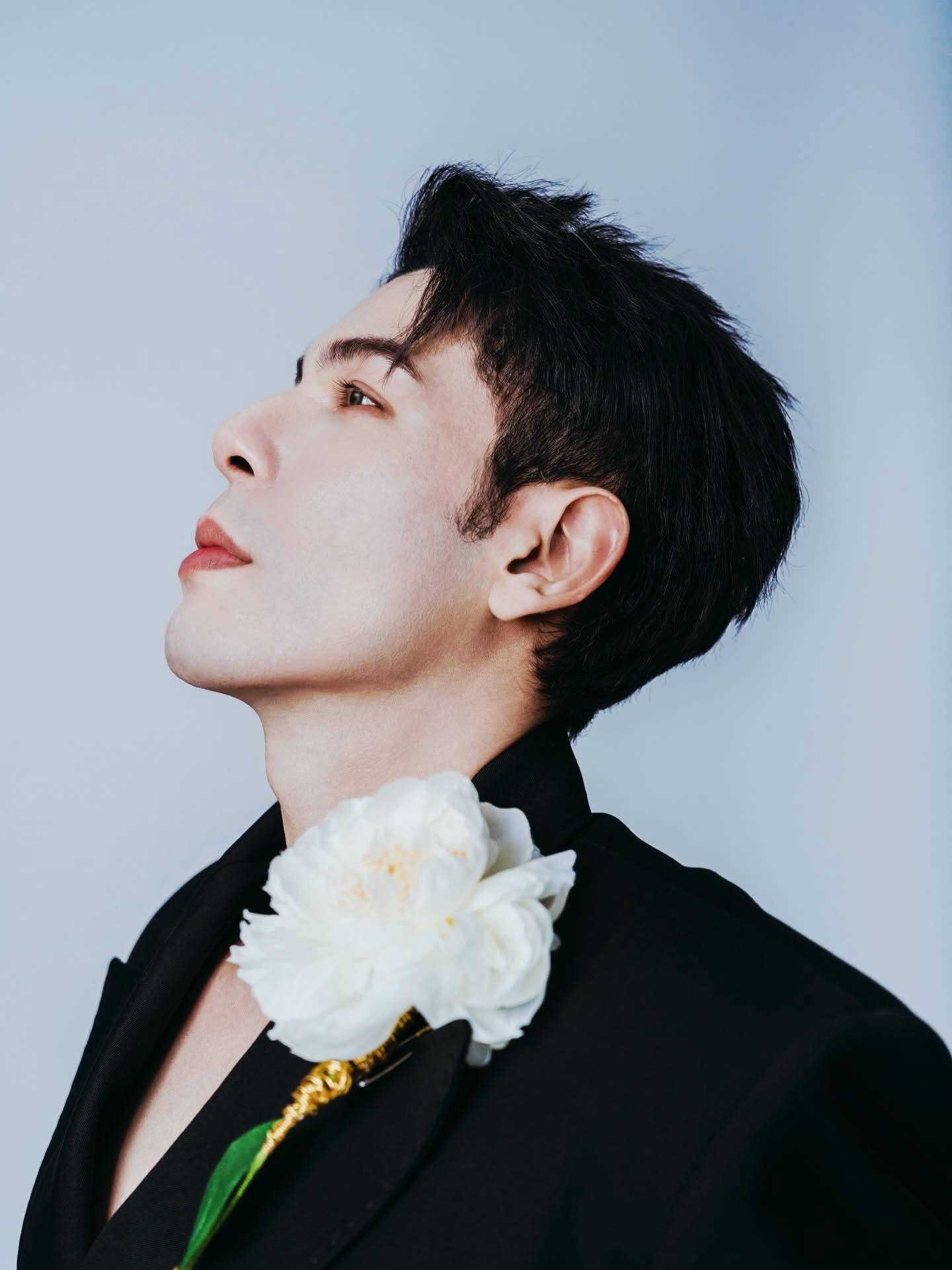 German是愛花的中年。