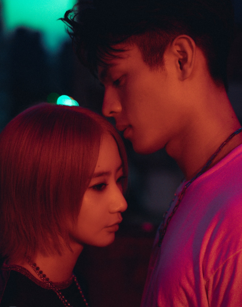 邱以太去年為張蔓姿任MV男主角。