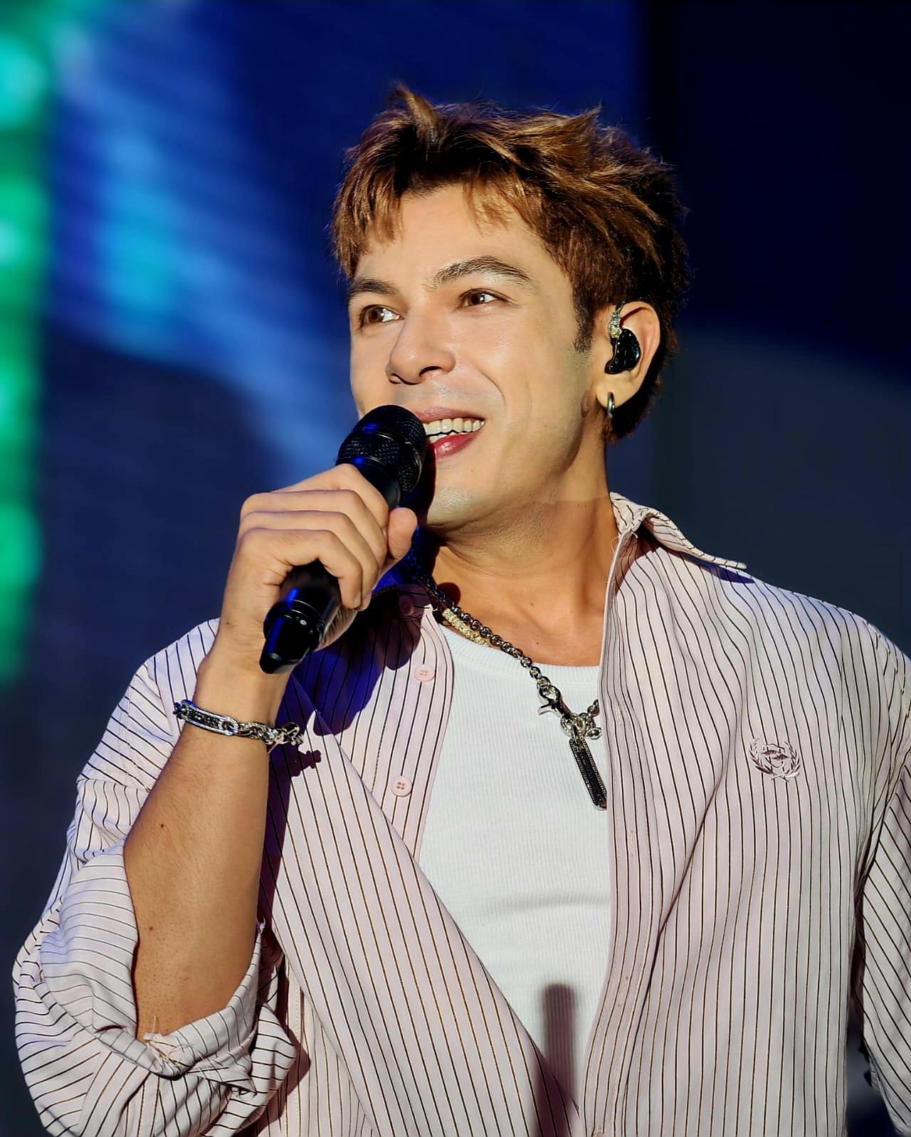 German在東莞舉行《星聲不息古淖文音樂會》獻上多首好歌,fans如癡如醉。