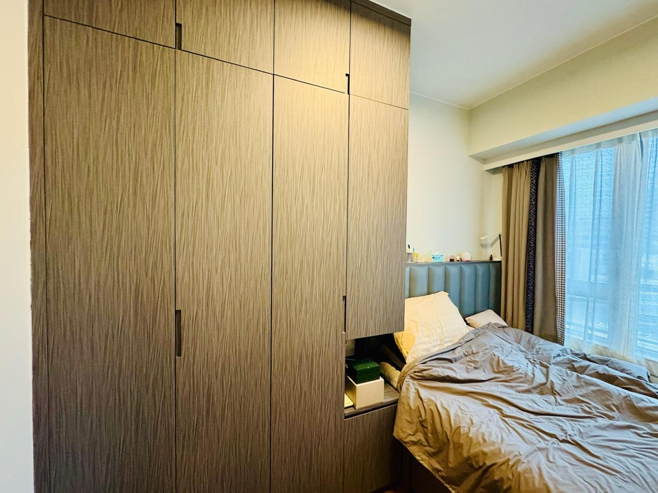 睡房設有大衣櫃,方便收納。(代理提供)