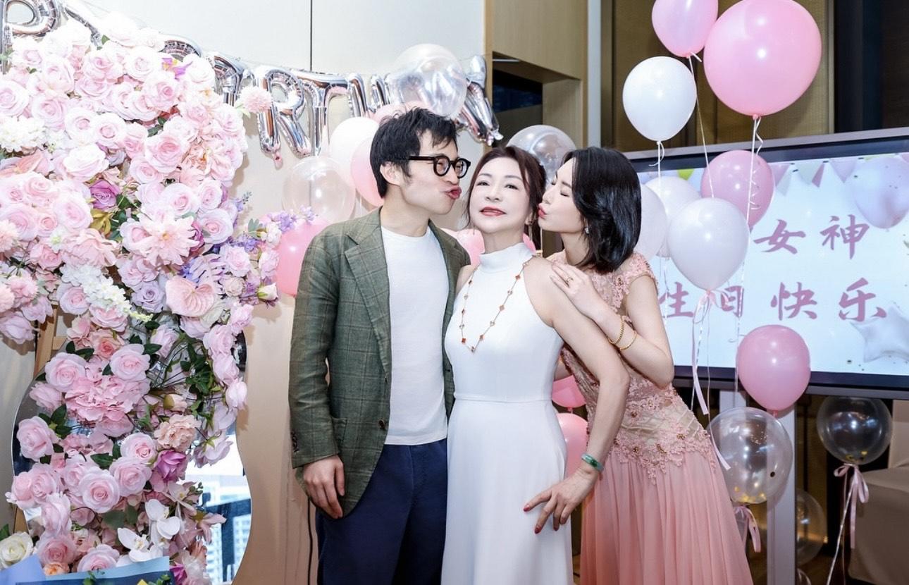 林作媽Lily洩密風波後終現身。