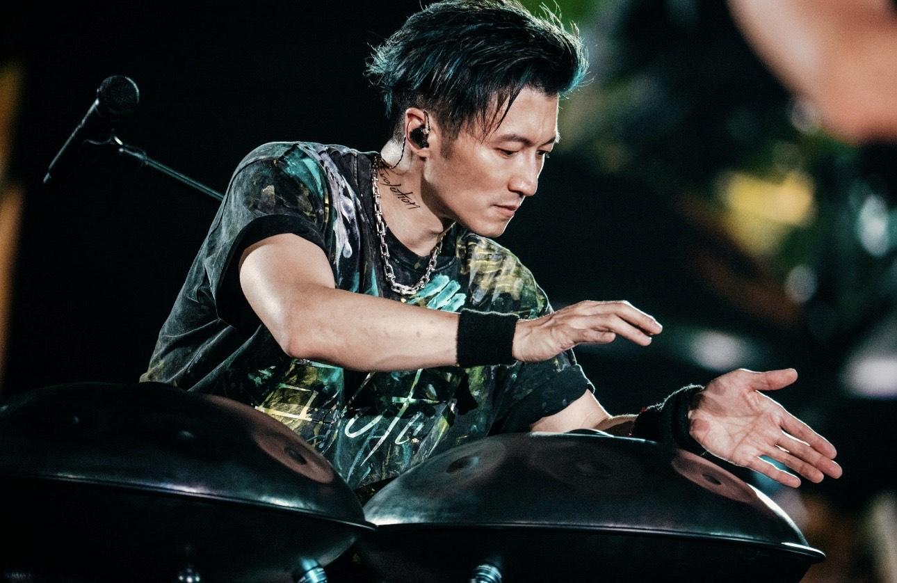 謝霆鋒杭州開騷燒錢式打造新舞台。