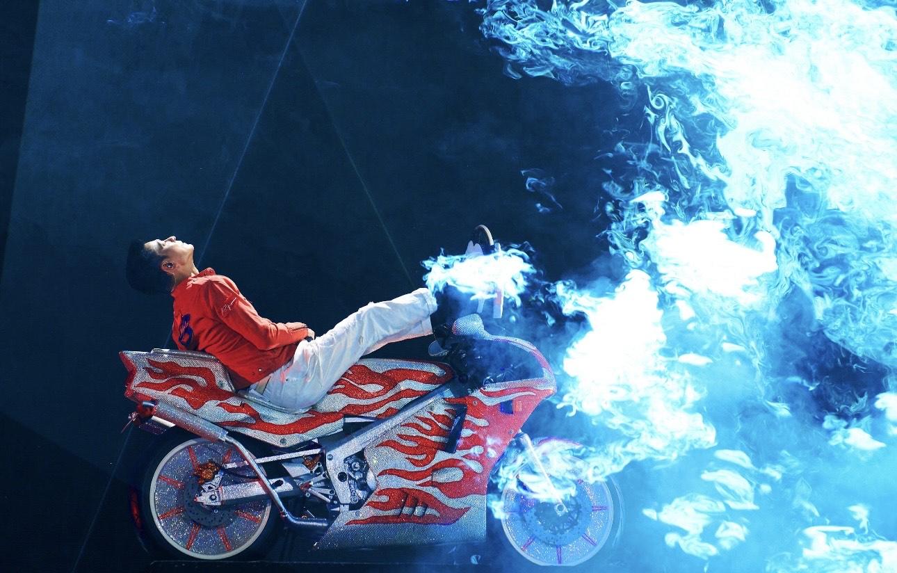 劉德華以一個「勁」字來形容台上台下每一位fans。