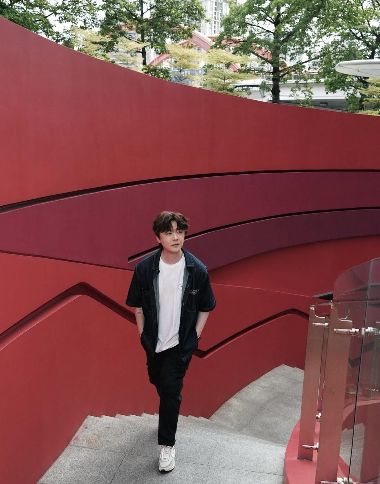 洪卓立指克服失聲後再患癲癇症 。