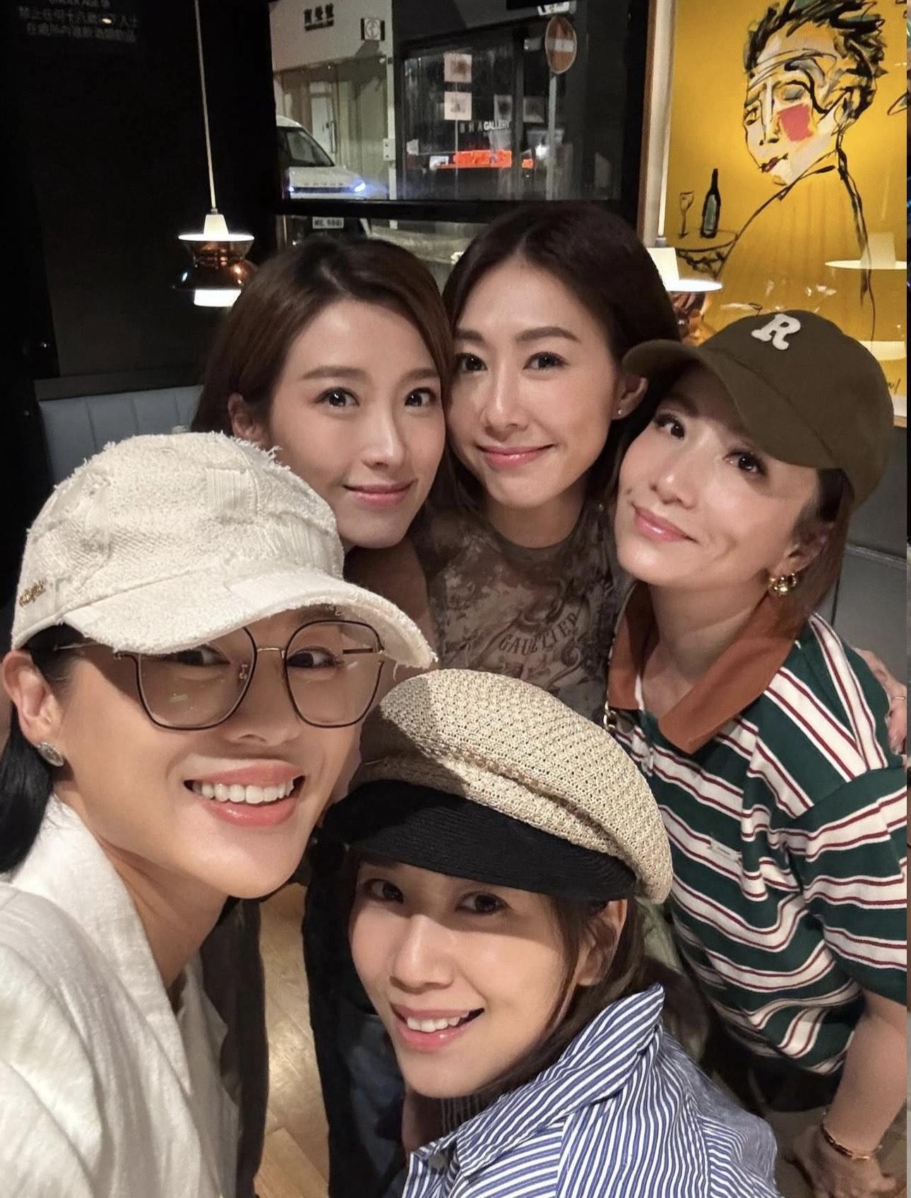 胡定欣發文寫下閨蜜情 。