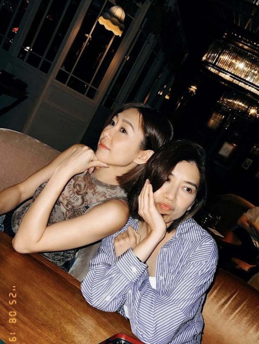 有愛情滋潤的胡定欣,容光煥發。