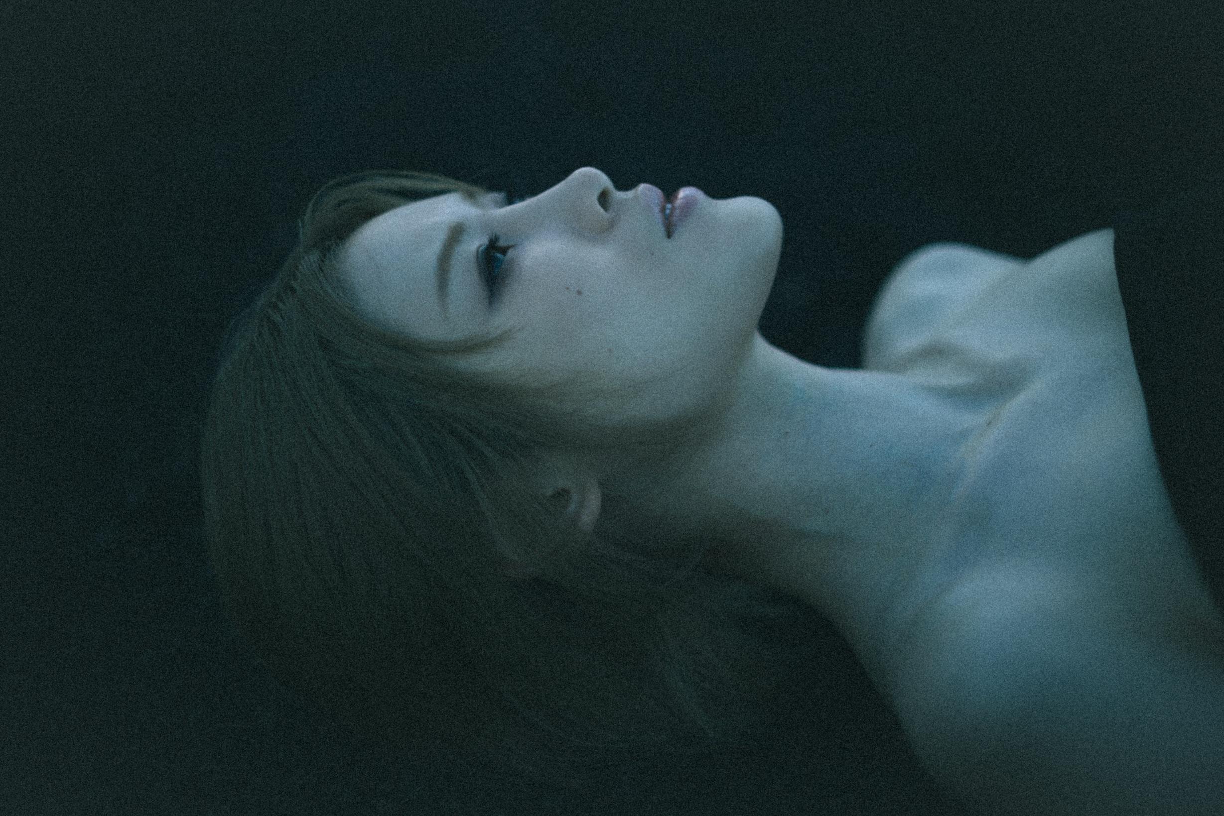 陳蕾推出新歌《空無之地》,遠赴富士山拍MV。