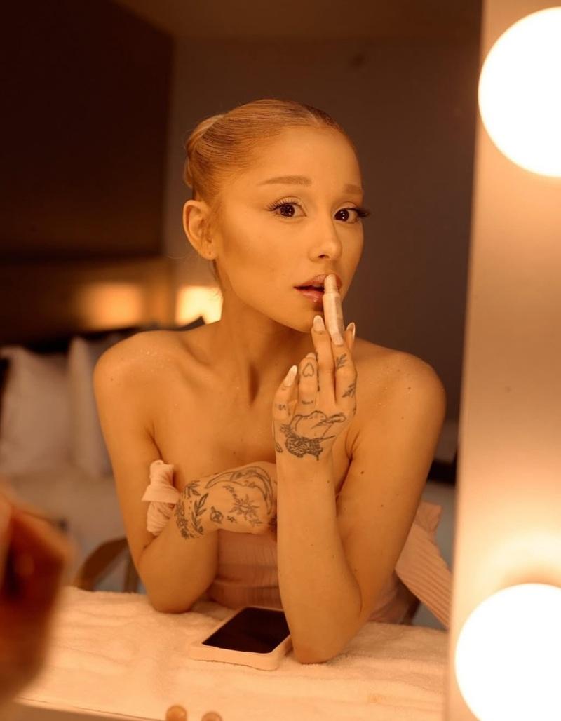 據聞今年聖誕推出新單曲。