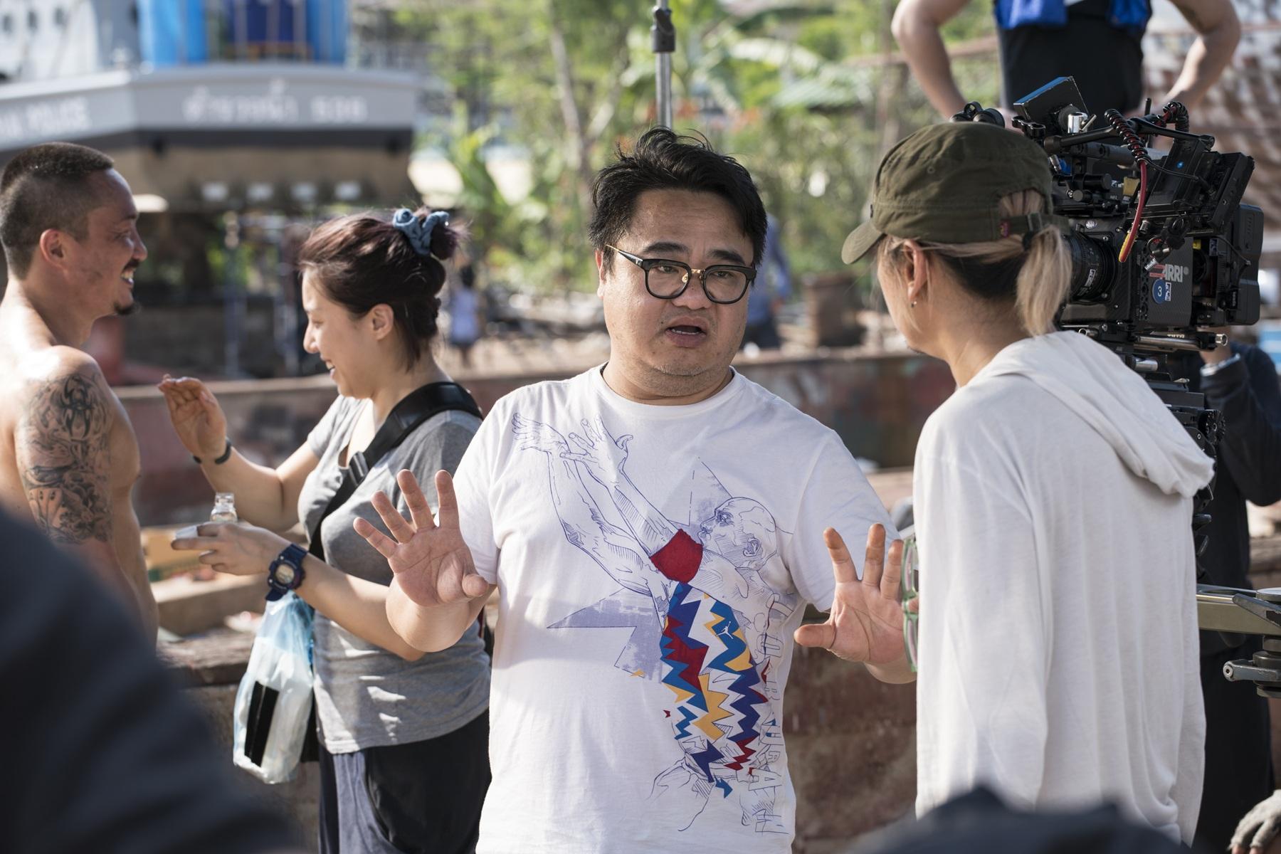 與鄭中基聯合執導的胡耀輝導演,對鄭中基受傷感無奈,惟有先跳拍文戲。
