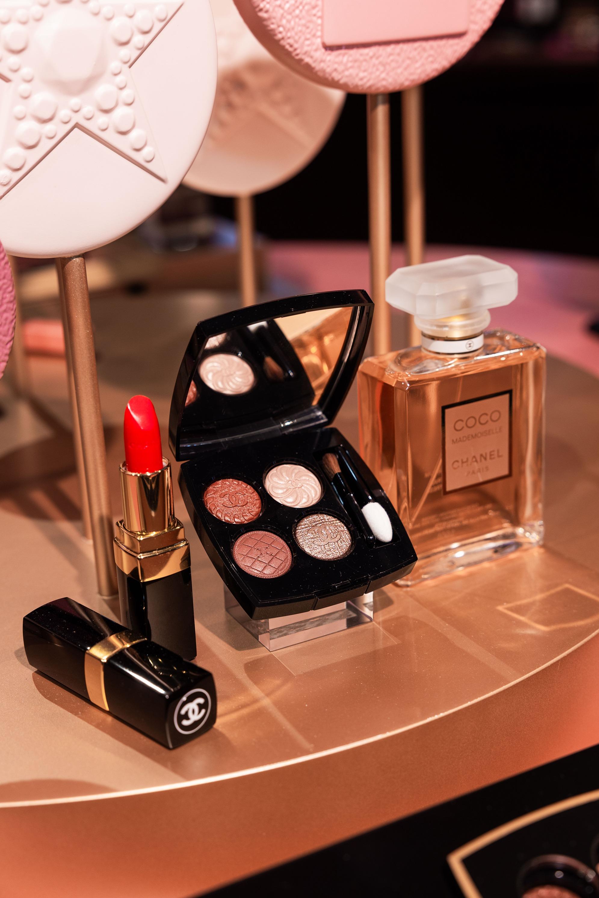 CHANEL推出全新「珠寶鈕扣四色眼影」