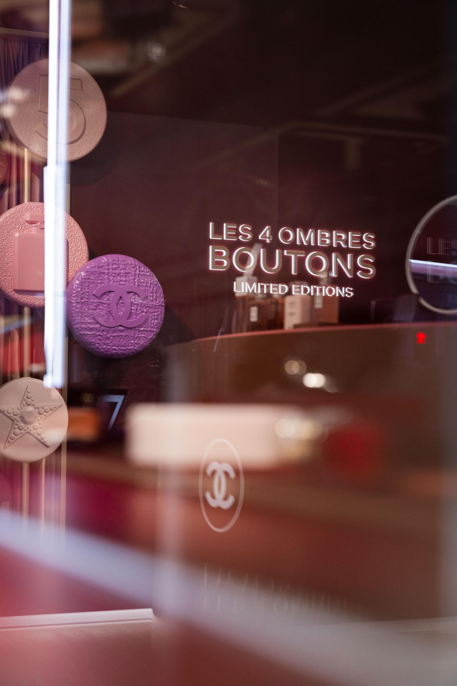Chanel由即日起至2025年10月7日,在銅鑼灣京華中心地下開設限定店,讓大家探索Les 4 Ombres Boutons 的世界。