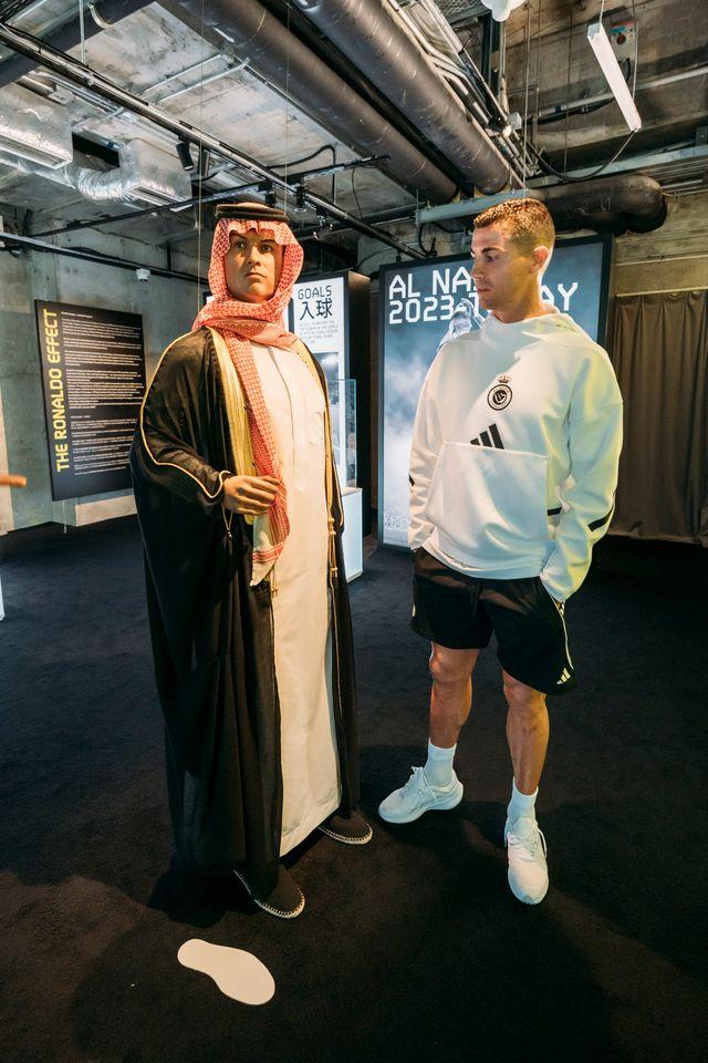 沙特超級盃|C朗前往K11的CR7 Life Museum Hong Kong展館參觀。(大會提供)