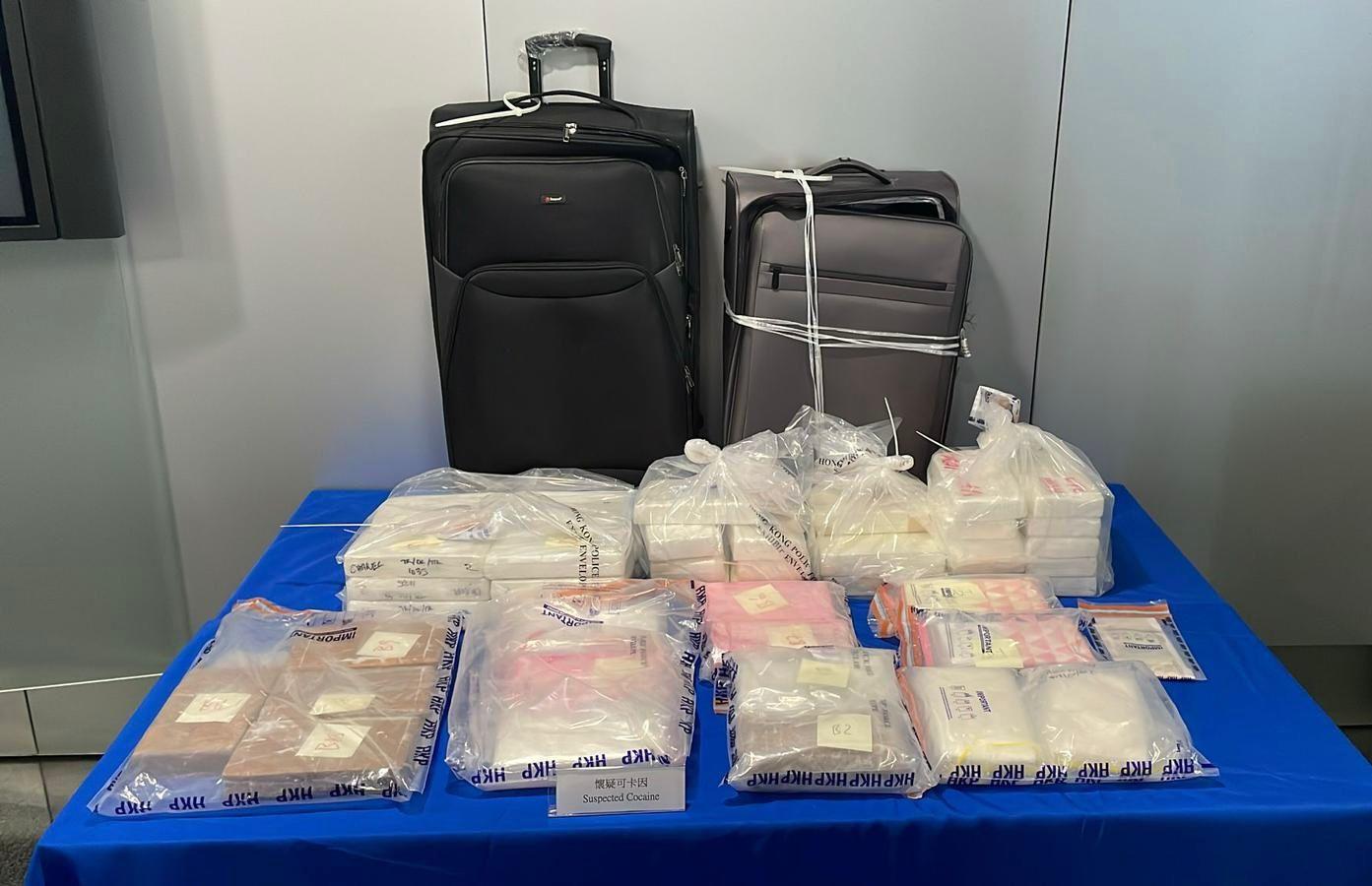 警方在行動中檢獲338公斤不同種類毒品。