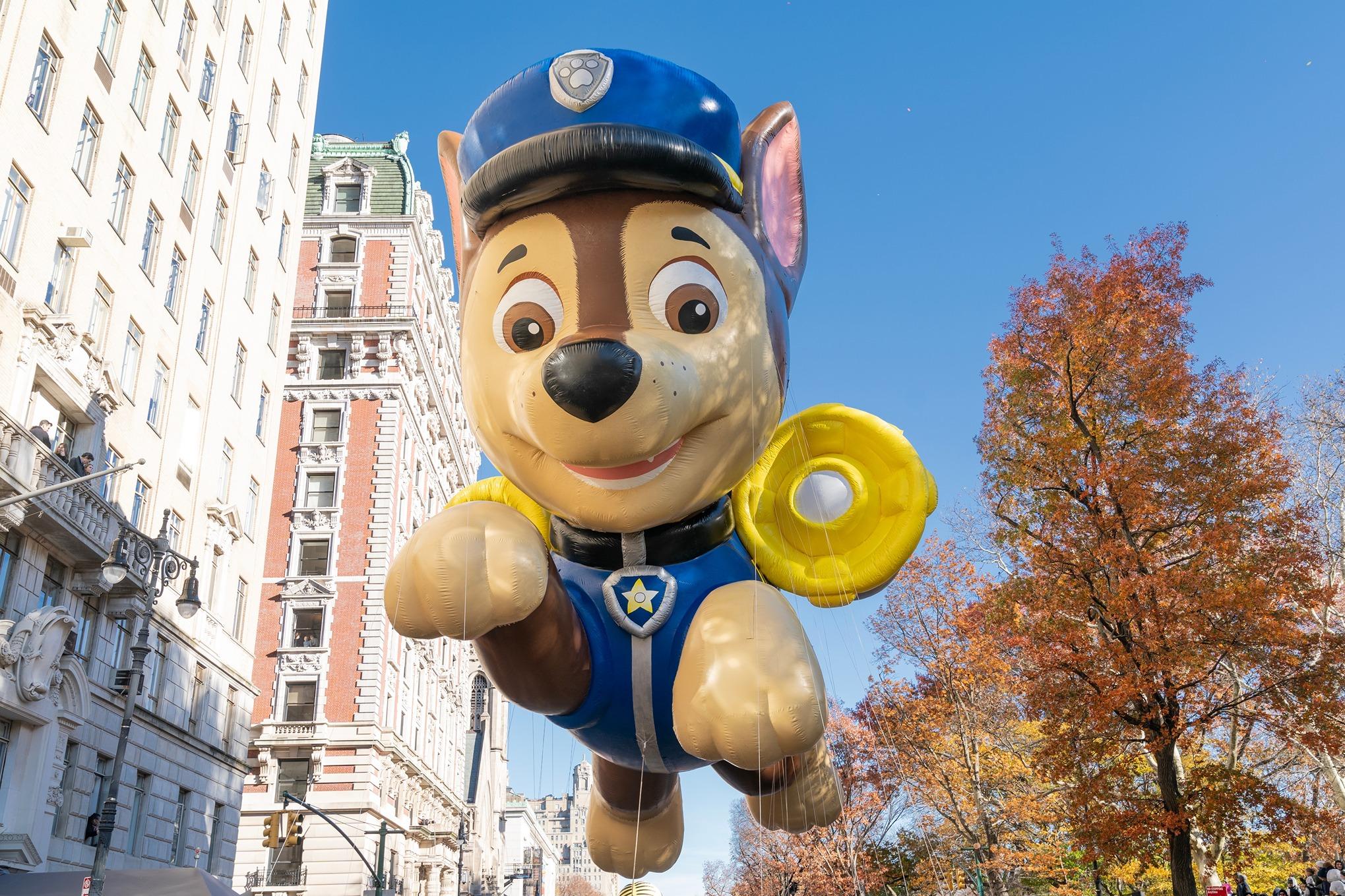 Merry Balloon 聖誕登場,成為香港首個大型卡通氫氣球巡遊。