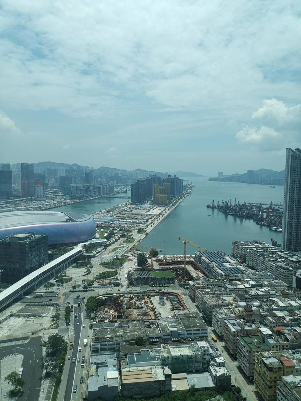 土瓜灣傲雲峰高層海景套三房,景觀望全啟德、體育園及跑道區海景。(代理提供)