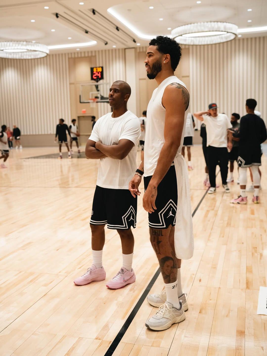 達譚(Jayson Tatum)昨日上載Elite camp籃球訓練營照片。