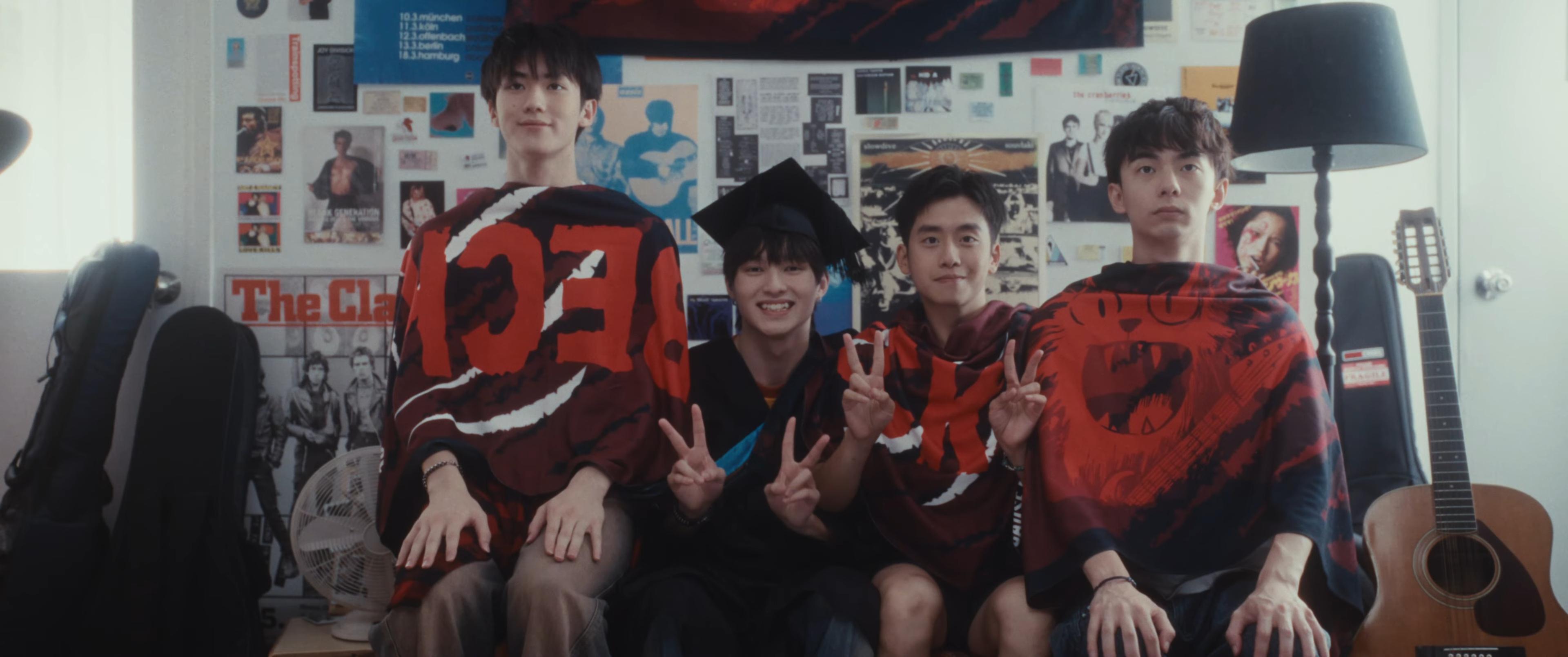 AK江𤒹生新歌《月月》MV,講述四位中學老Best齊齊組隊夾Band,因爭執不歡而散的故事。