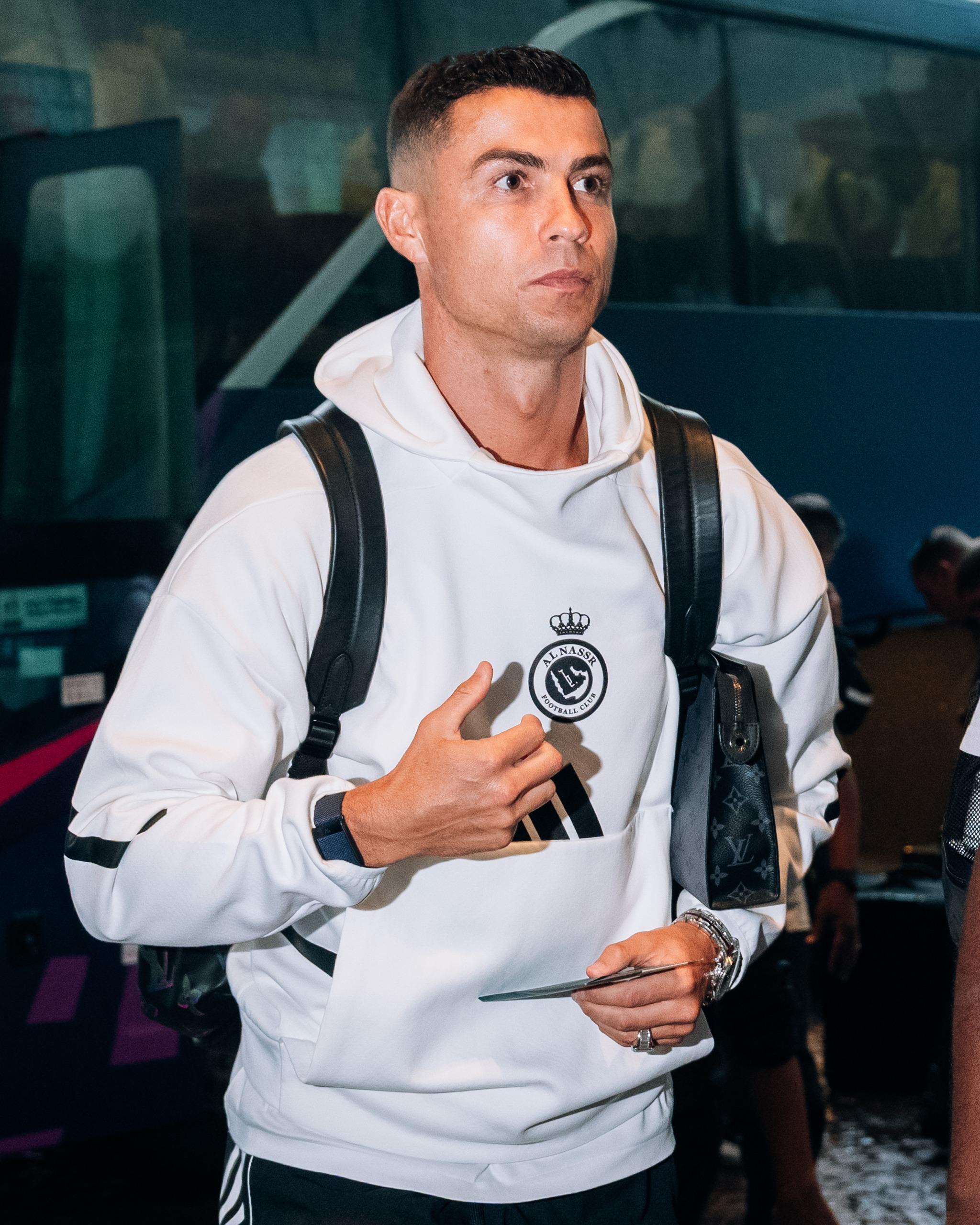 C朗隨隊抵達香港。(香港足總圖片)