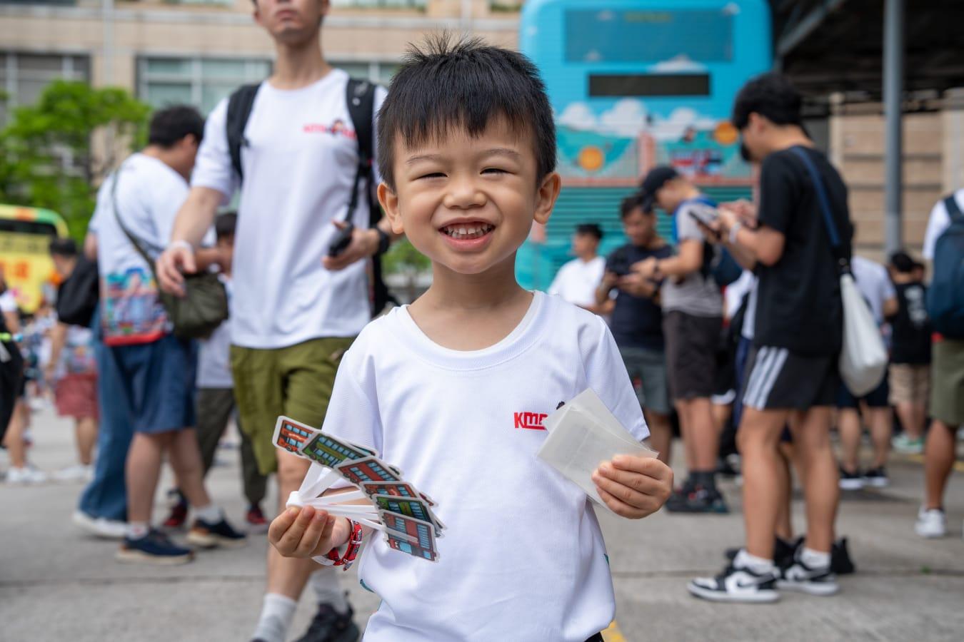 「KMB GO!」於八月十七日舉行,參加者身穿大會T恤,於九巴月輪街車廠一同出發