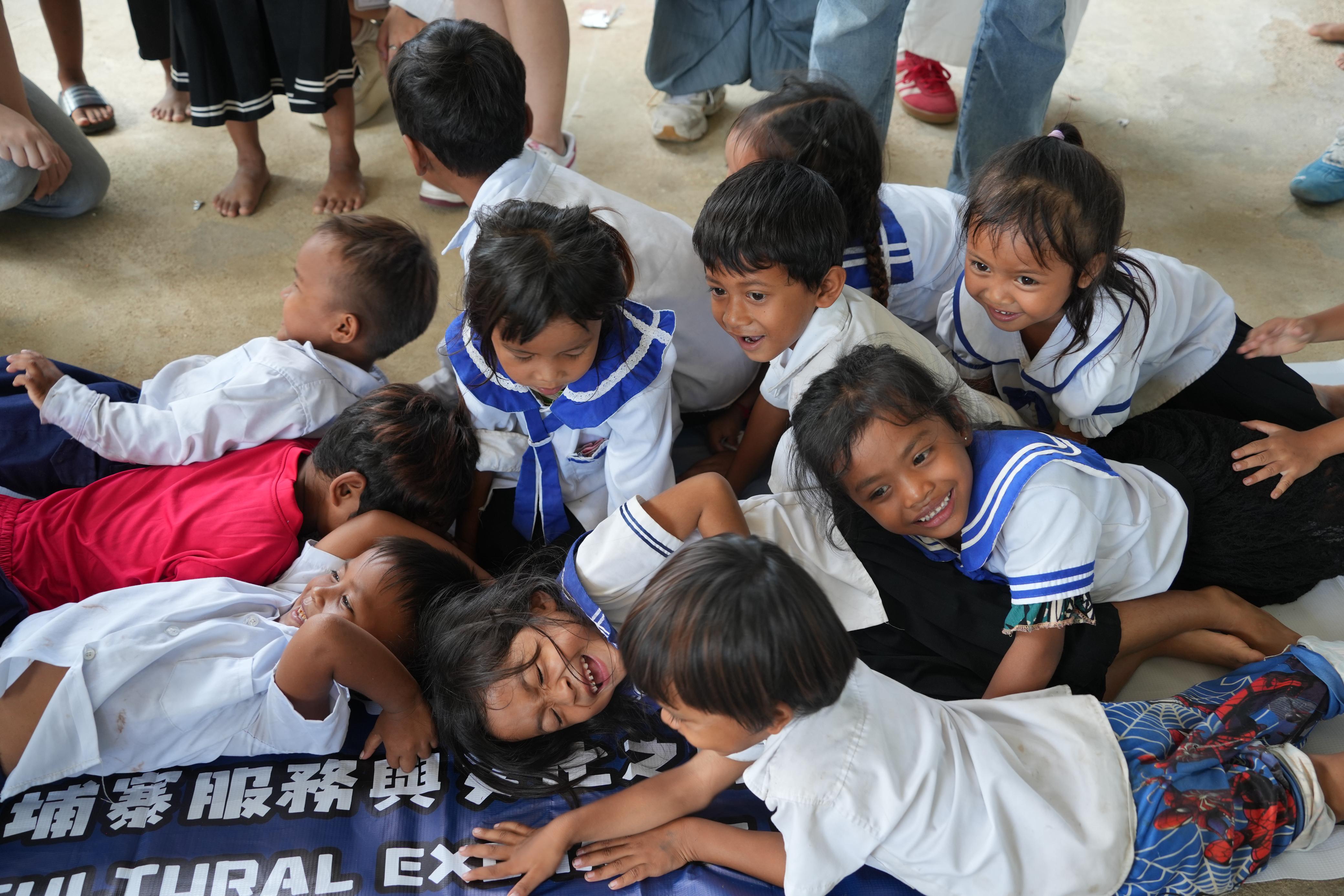 童夢同行完成柬埔寨服務與文化之旅 認識當地文化