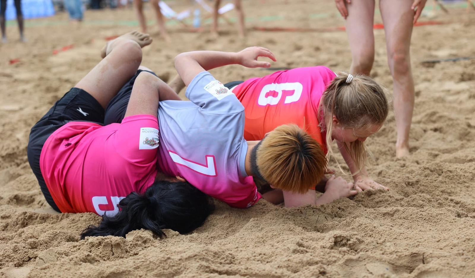 是次比賽以4v4的形式在沙灘上進行,每個回合皆是「Do or Die」,即進攻者必須得分,否則由防守方獲得一分。