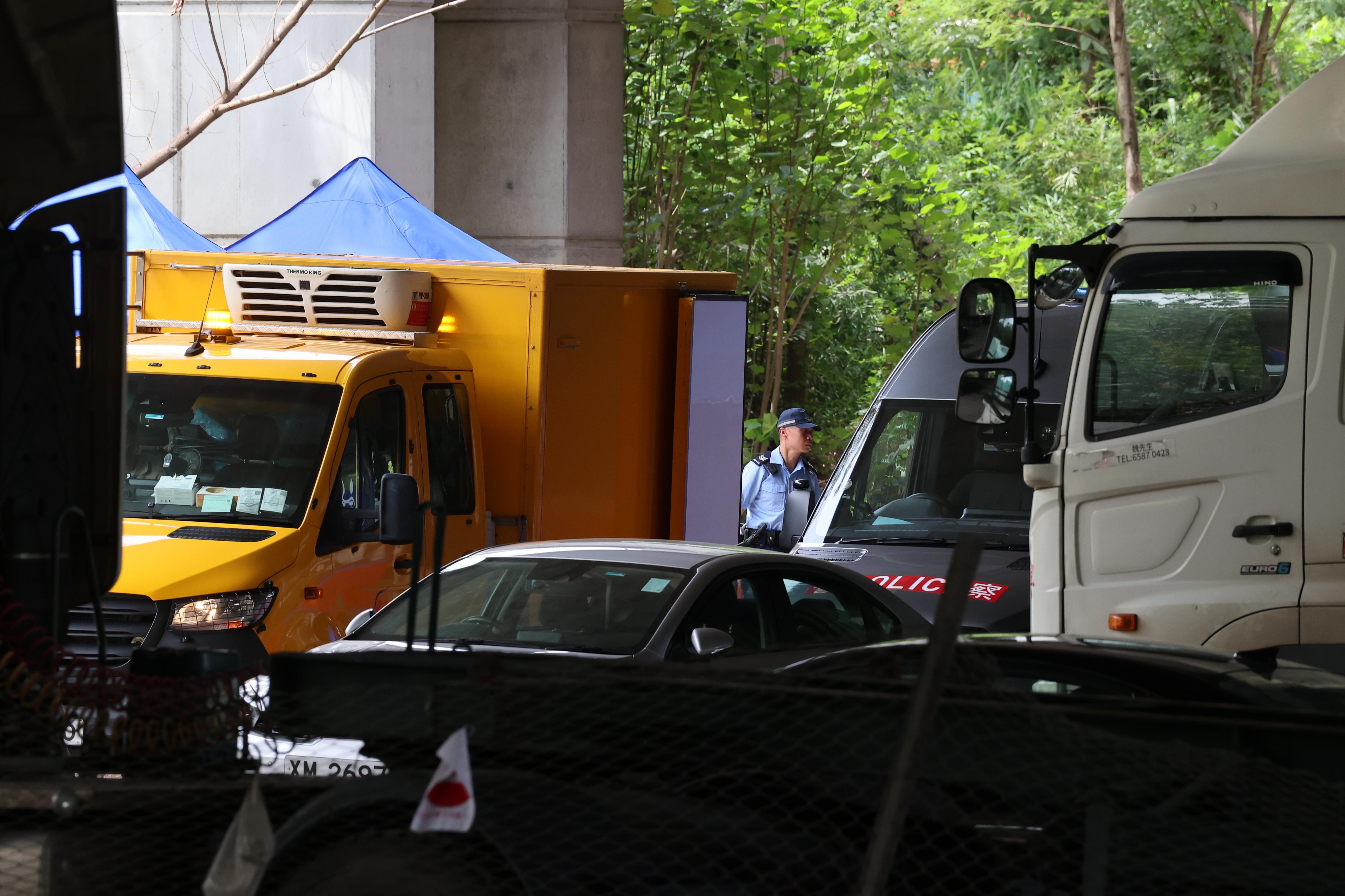 警方繼續調查屯門亦園路附近一名男子昏迷倒卧橋底,其後證實死亡的案件,現列作謀殺案處理。