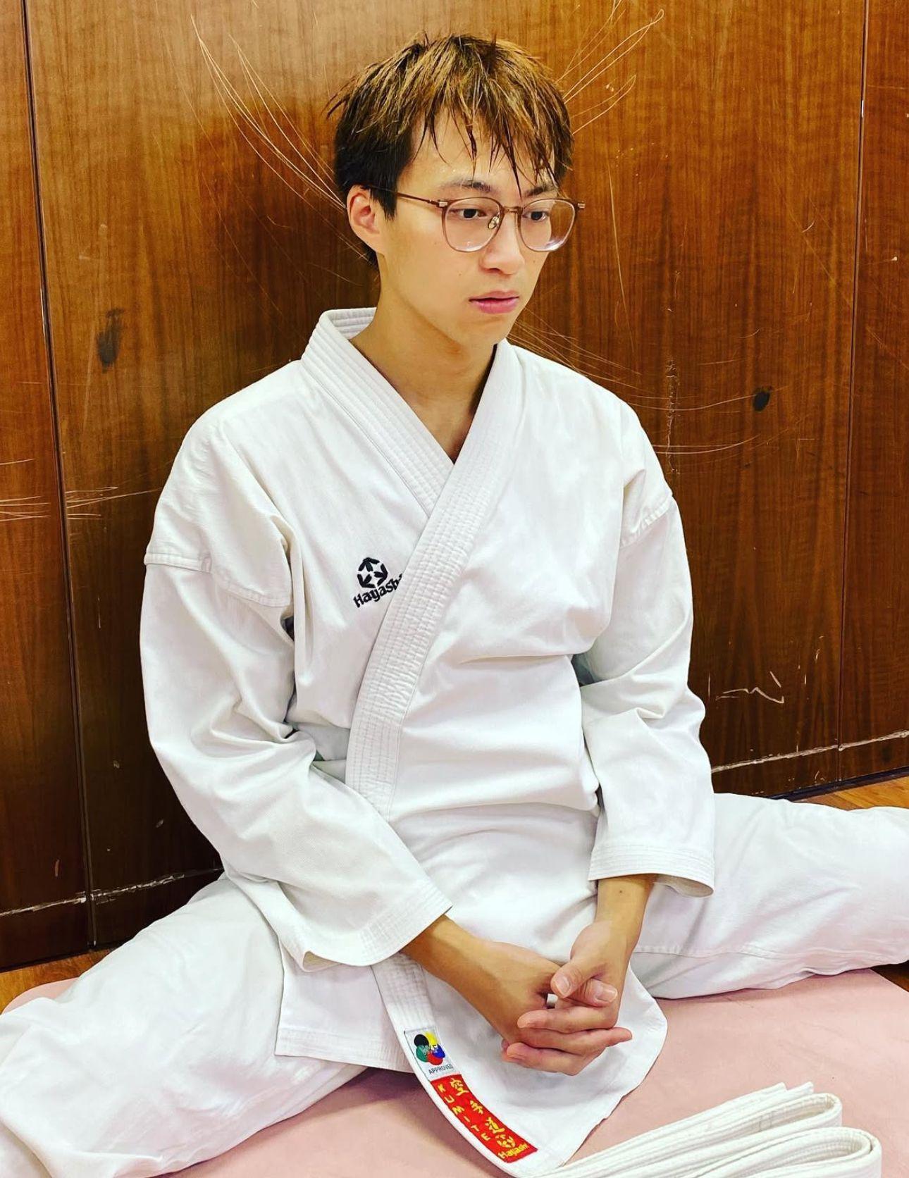 35歲的吳業坤為空手道創作新歌《感激的直拳》。