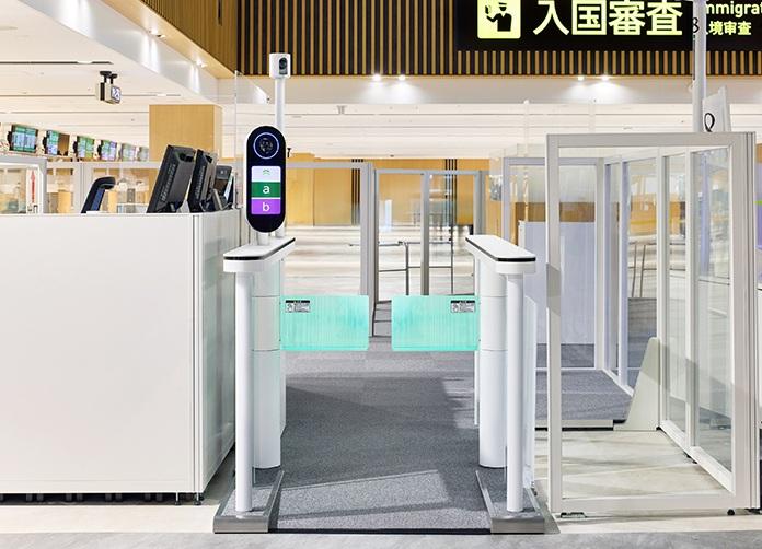 日本為方便外國遊客通關,正以不同措施加快入境審查流程。(互聯網)