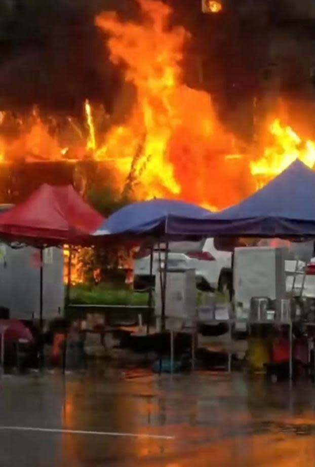 火勢從一樓延燒至二樓,5人不幸罹難。(圖/翻攝極目新聞)