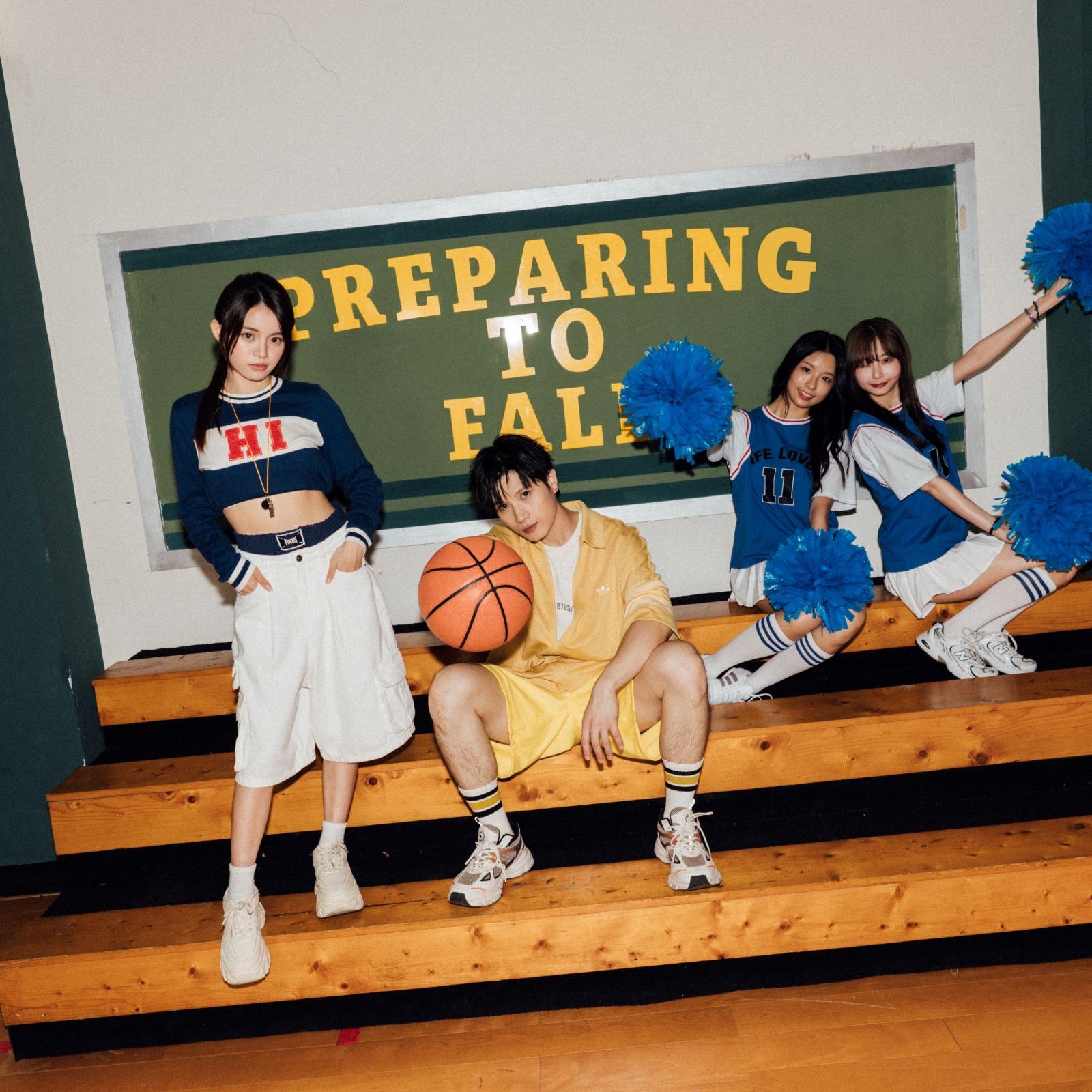 《戀愛BB班》的MV以校園生活為背景。