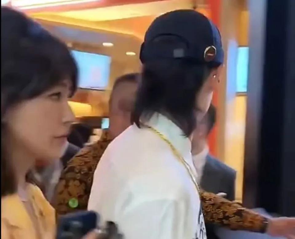 神秘女子樣貌被指激似台灣女星Melody(殷悅)。