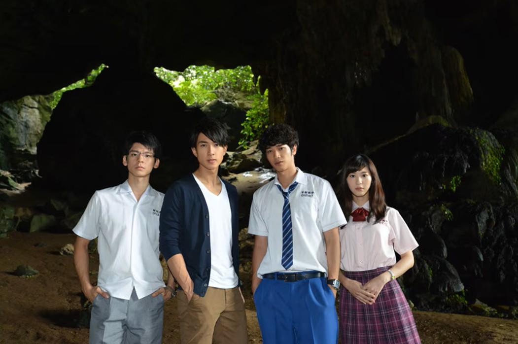 劉以豪初入行時已拍日劇,跟吳尊、林柏宏參演山田涼介擔正的《金田一少年之事件簿 獄門塾殺人事件》。