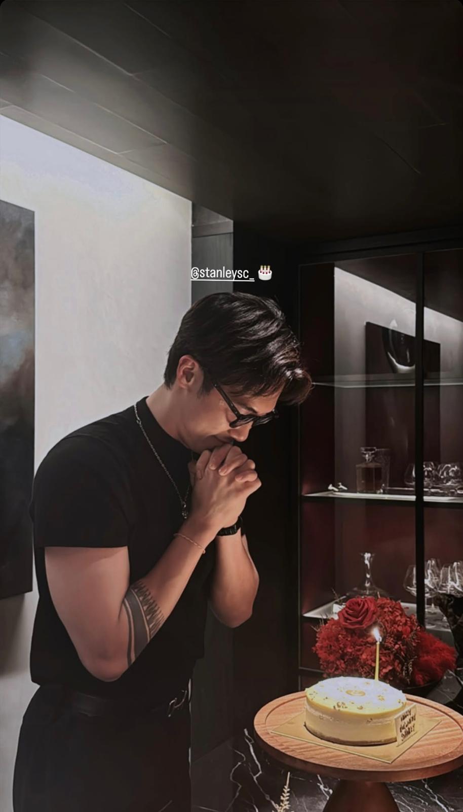 Stanley慶祝35歲生日,切蛋糕前許願。