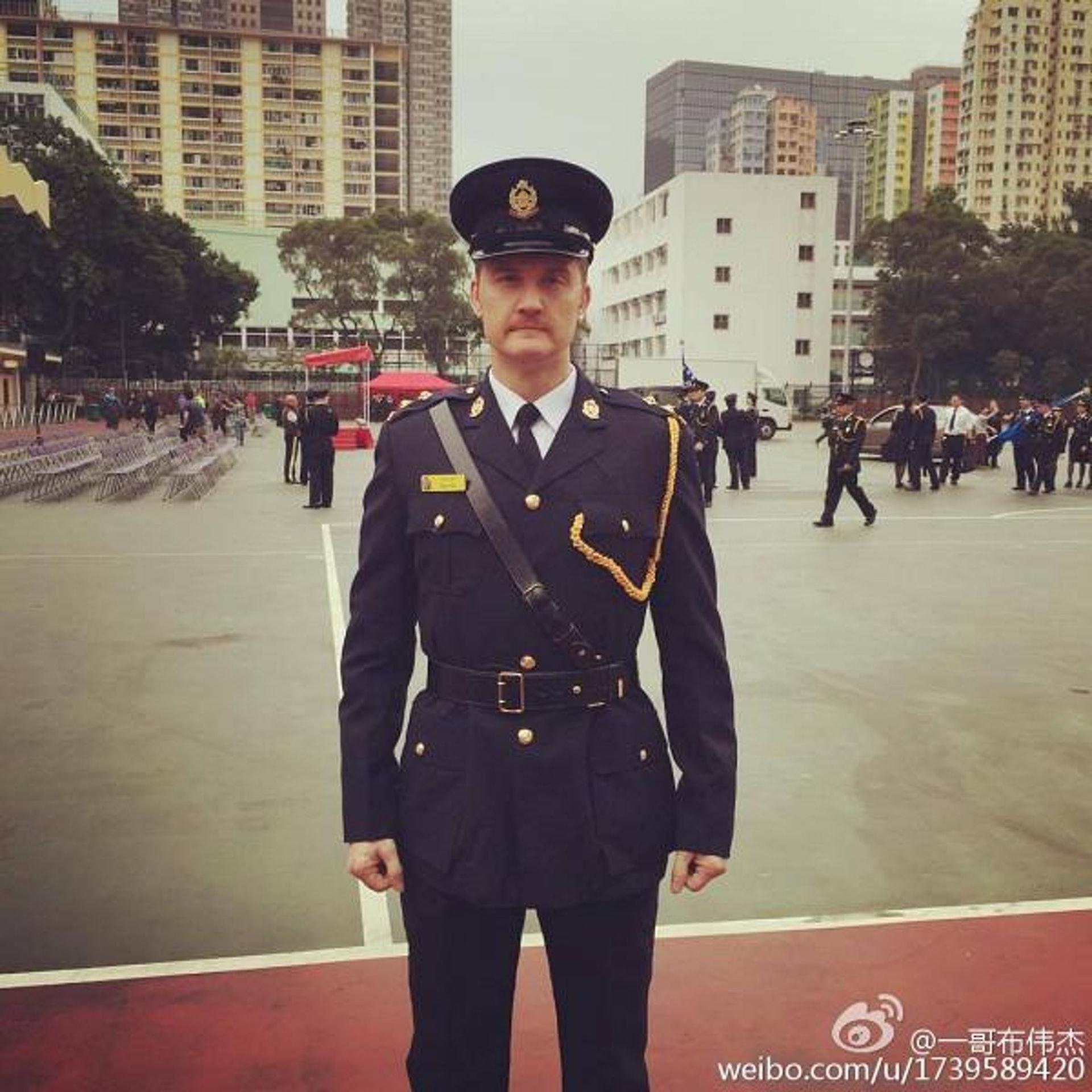 布偉傑經常參與不同的劇集演飾演老外警司角色,被封為「TVB御用警司」。