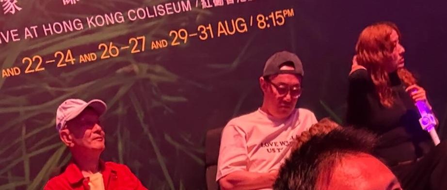 網民捕獲80歲的陳裘大亦跟陳奕迅睇show。