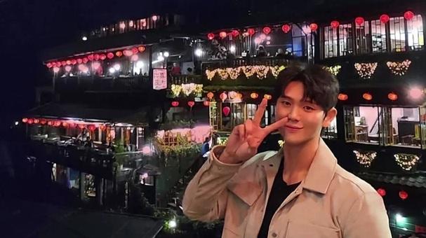 死者生前所拍的照片散發陽光朝氣。(互聯網)