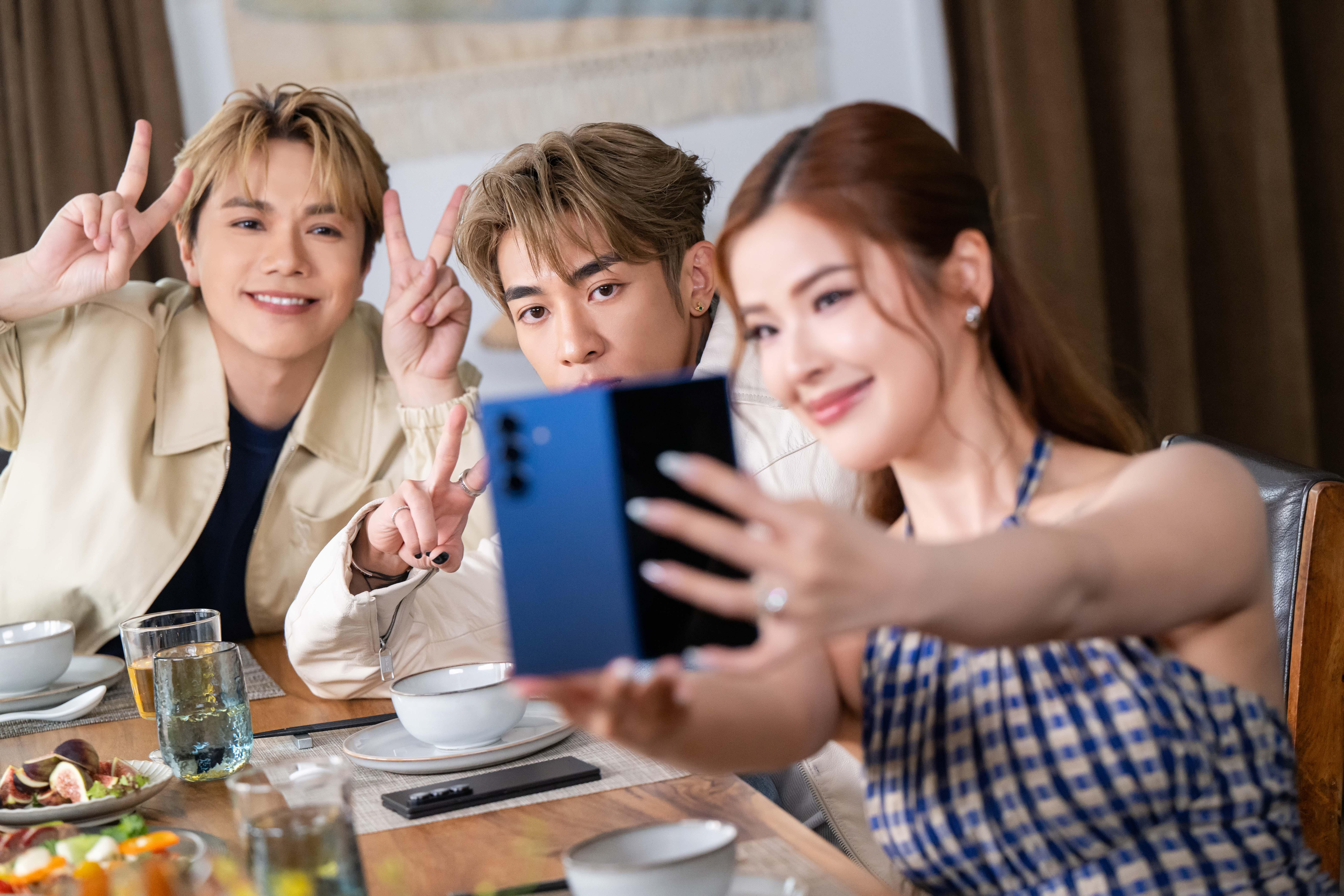 張敬軒與Tyson Yoshi夫妻檔拍攝Samsung Galaxy Z Fold7宣傳短片。