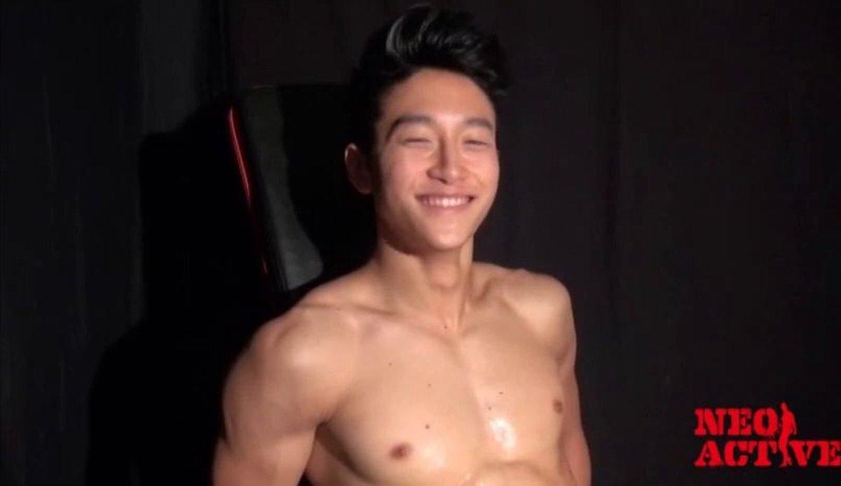 日籍男星小林龍輔2015年來港發展後不久,卻被揭曾在日本拍下GV。