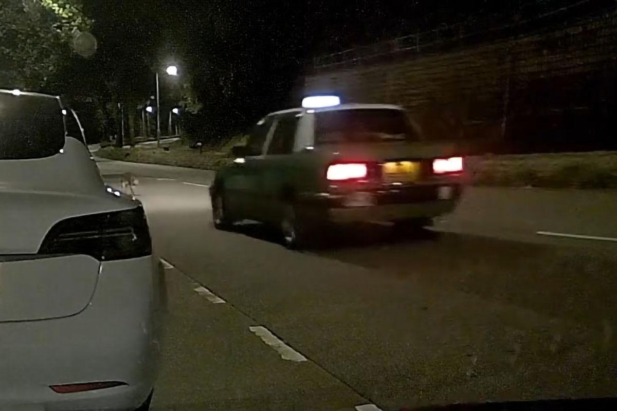 汀角路有野豬被新界的士撞倒並輾過。(網民Oscar Chan@FB群組「車cam L(香港群組)」)