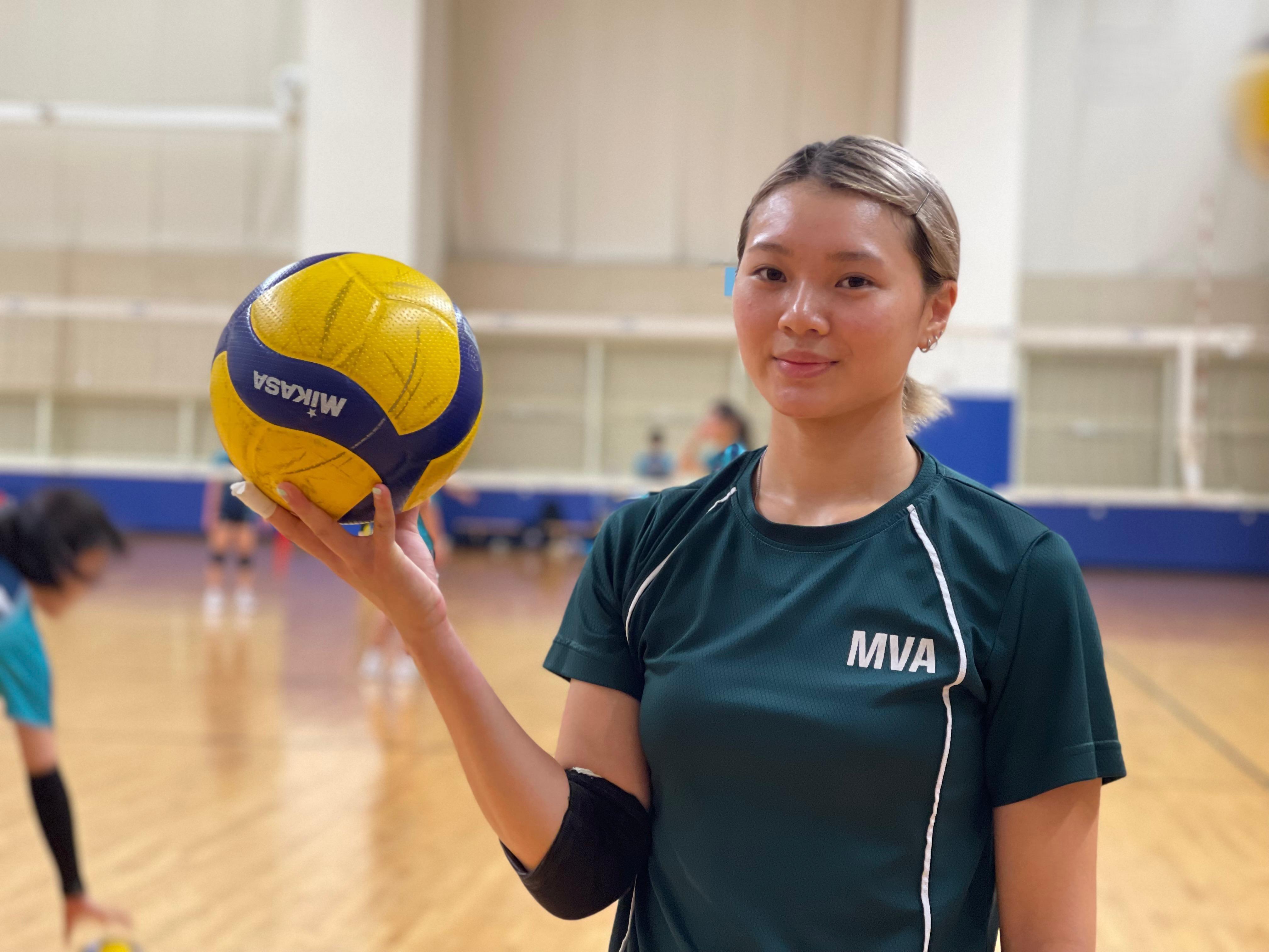 全運會|澳門女子排球隊員甄語嫣說,能夠在澳門主場參加全國性賽事,希望將所學應用到賽場,盡力一戰。(港台圖片)
