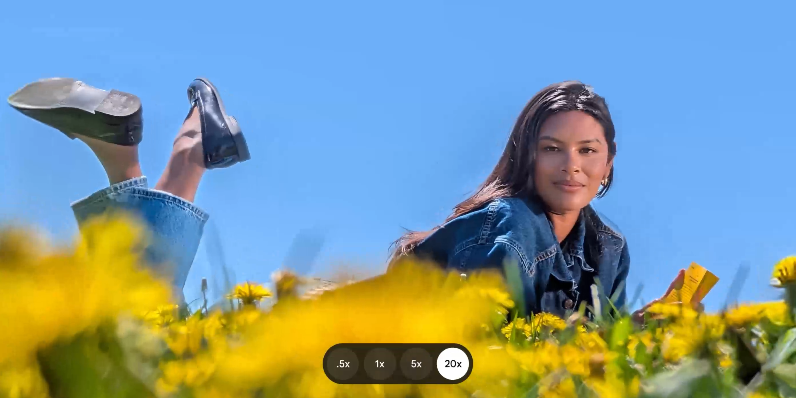 Google Pixel 10新增5倍光學變焦望遠鏡頭。