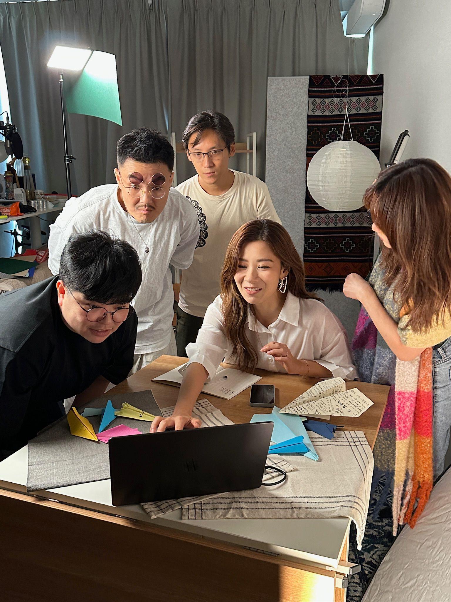 Robynn感恩一班跟隨多年的歌迷,今次更與她一起聯手製作MV。