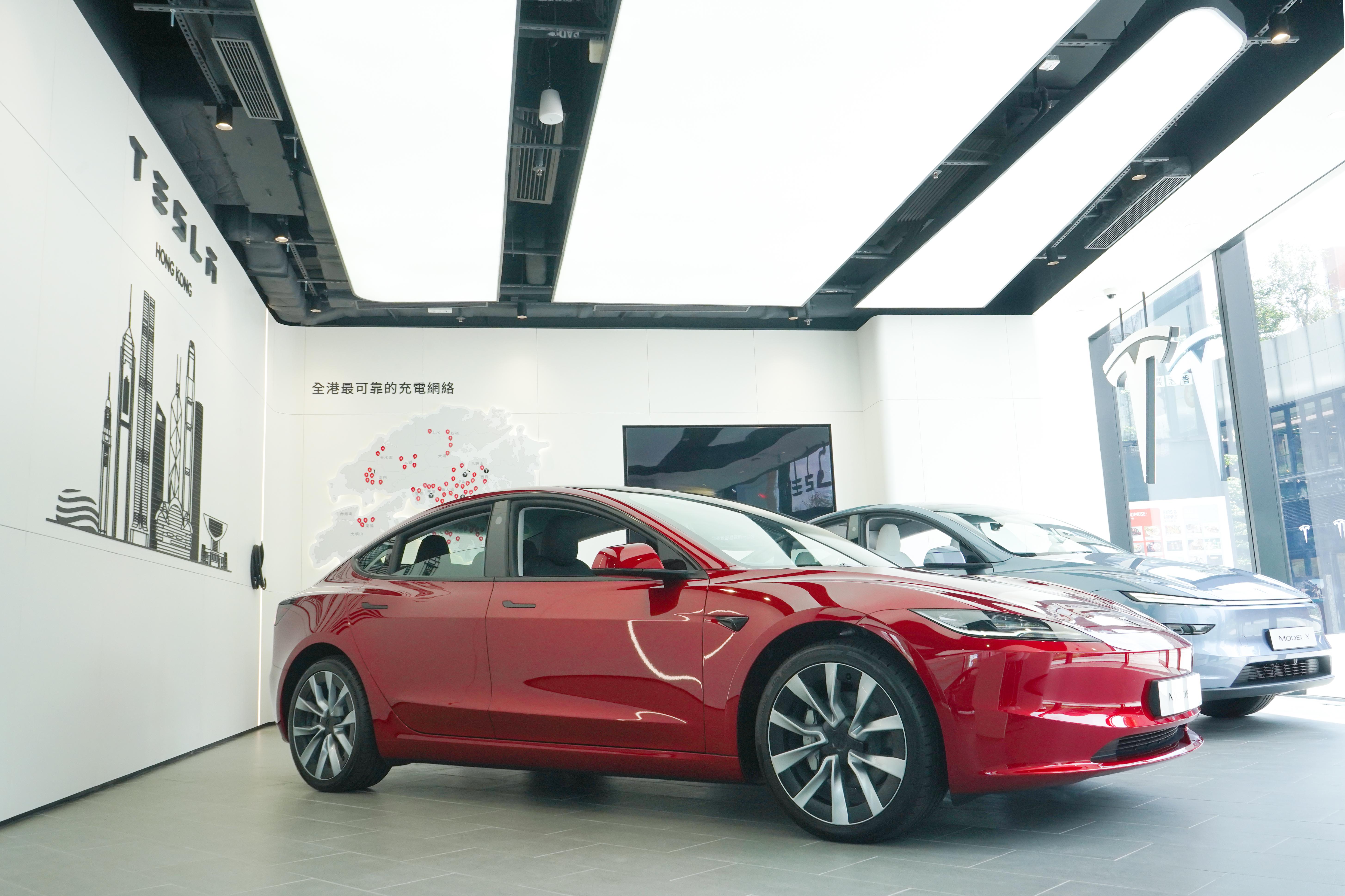 Tesla AIRSIDE體驗中心展出Model Y及Model 3。