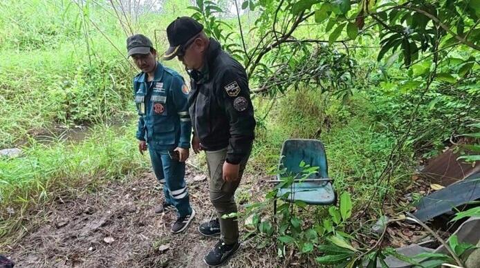 警員在事發現場調查。(互聯網)