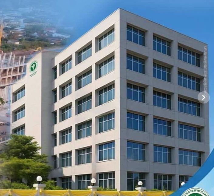 替病人動手術的沙敦醫院。(互聯網)