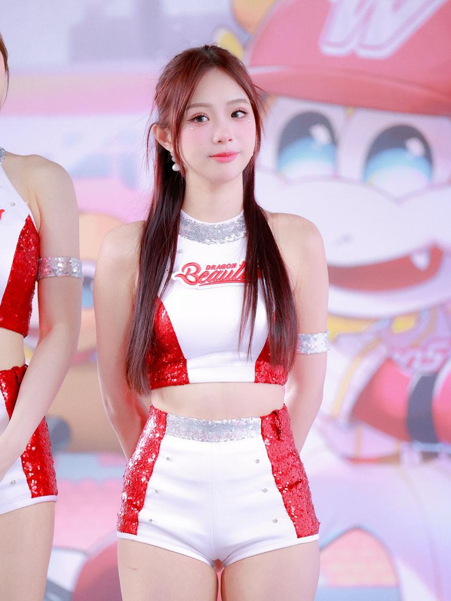 卓立群本身為職棒啦啦隊Dragon Beauties成員。(卓立群IG)