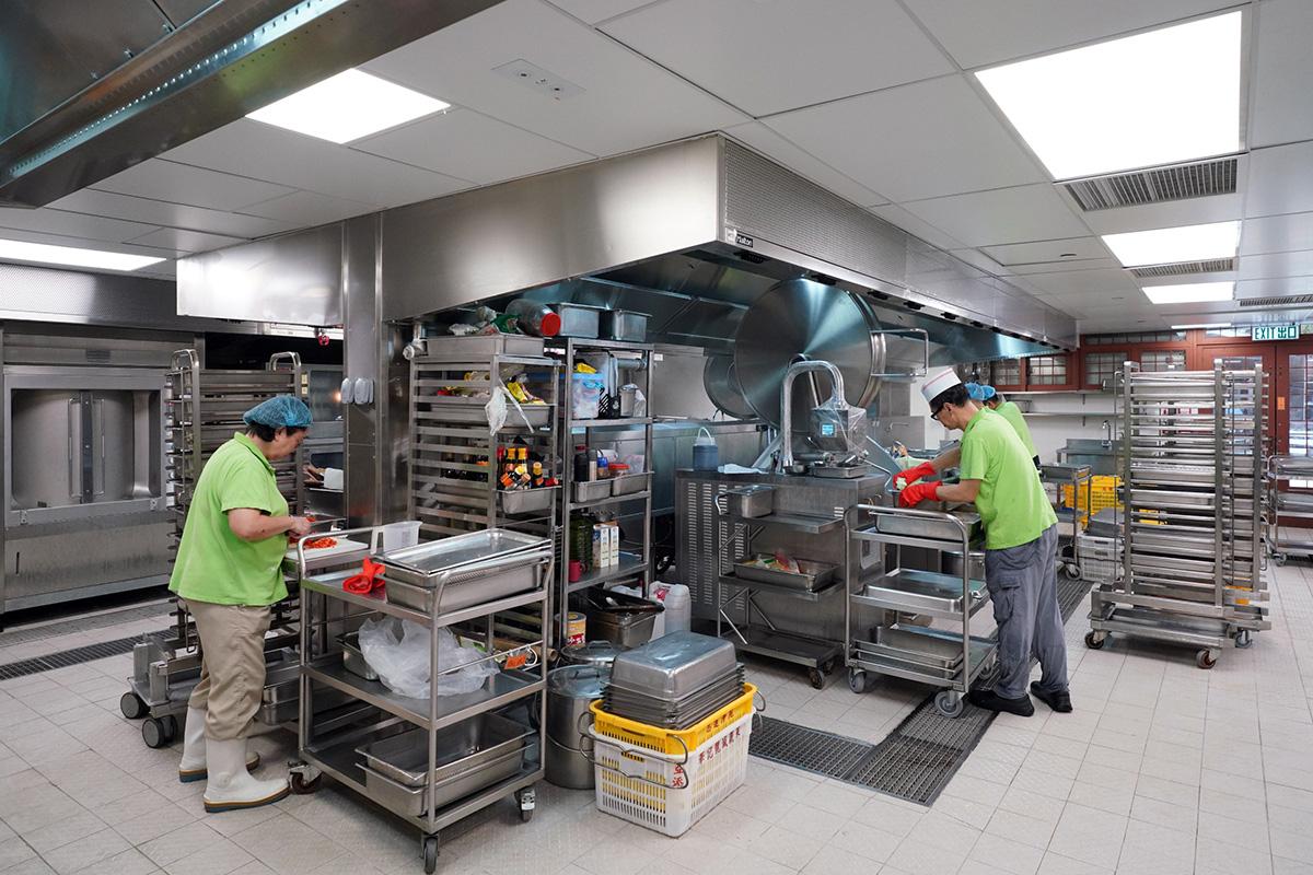 志蓮護理安老院改善工程包括升級廚房設備系統。(馬會提供)