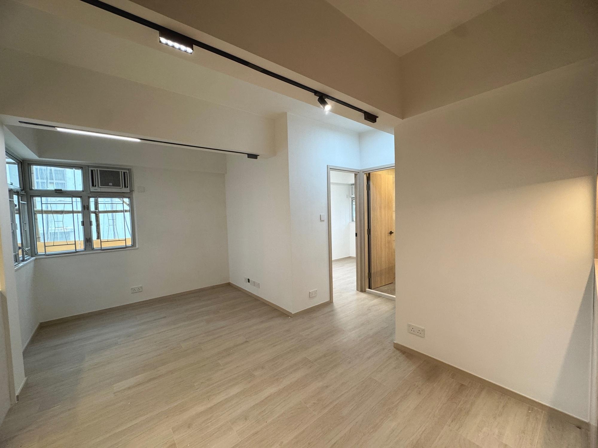 舊樓實用率高,長方形大廳間隔十分見使。