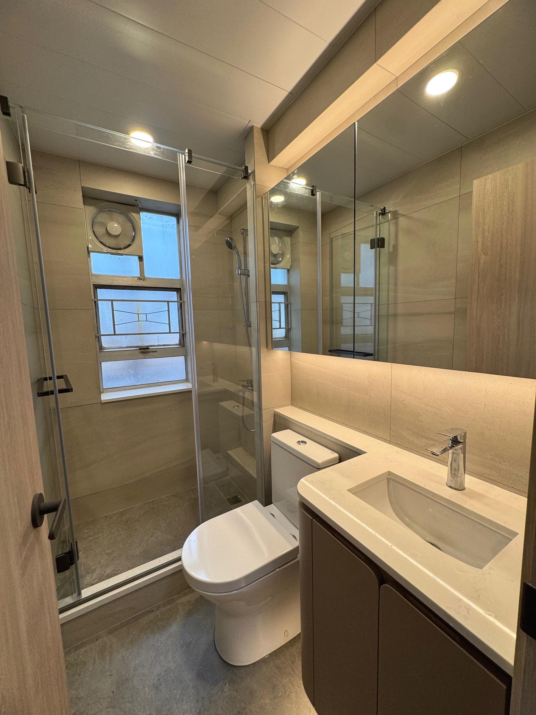 浴室裝修亦非常新淨,而且是明廁。